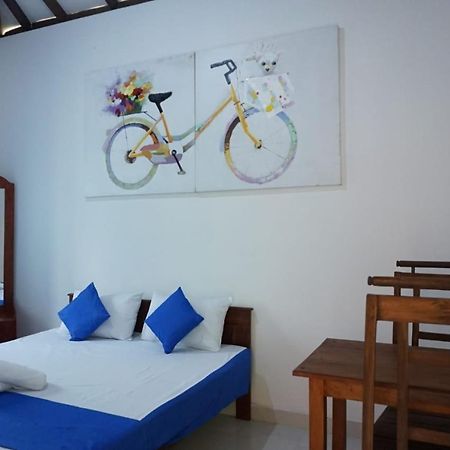 Agoura Hills Hotel Kurunegala Buitenkant foto